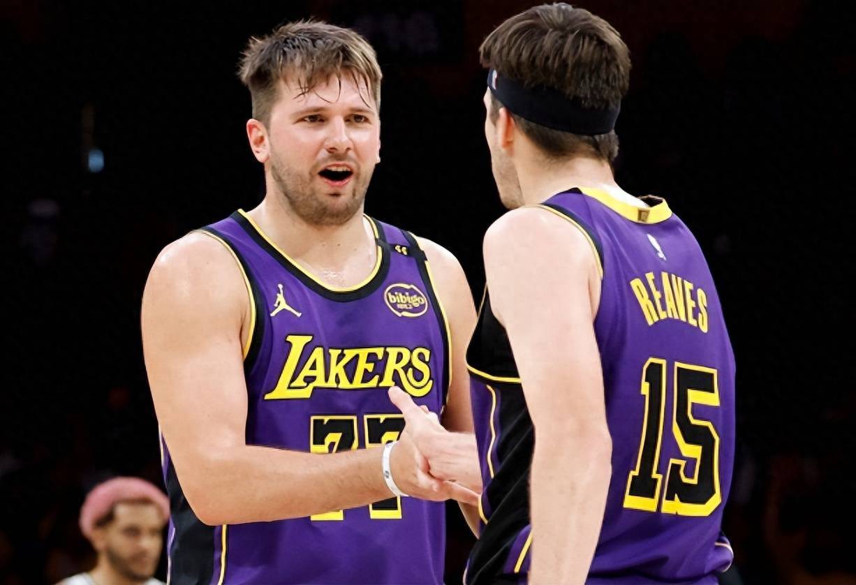 爱游戏官网 重返赛场引爆全场！，东契奇意外战胜日本队上演精彩一战